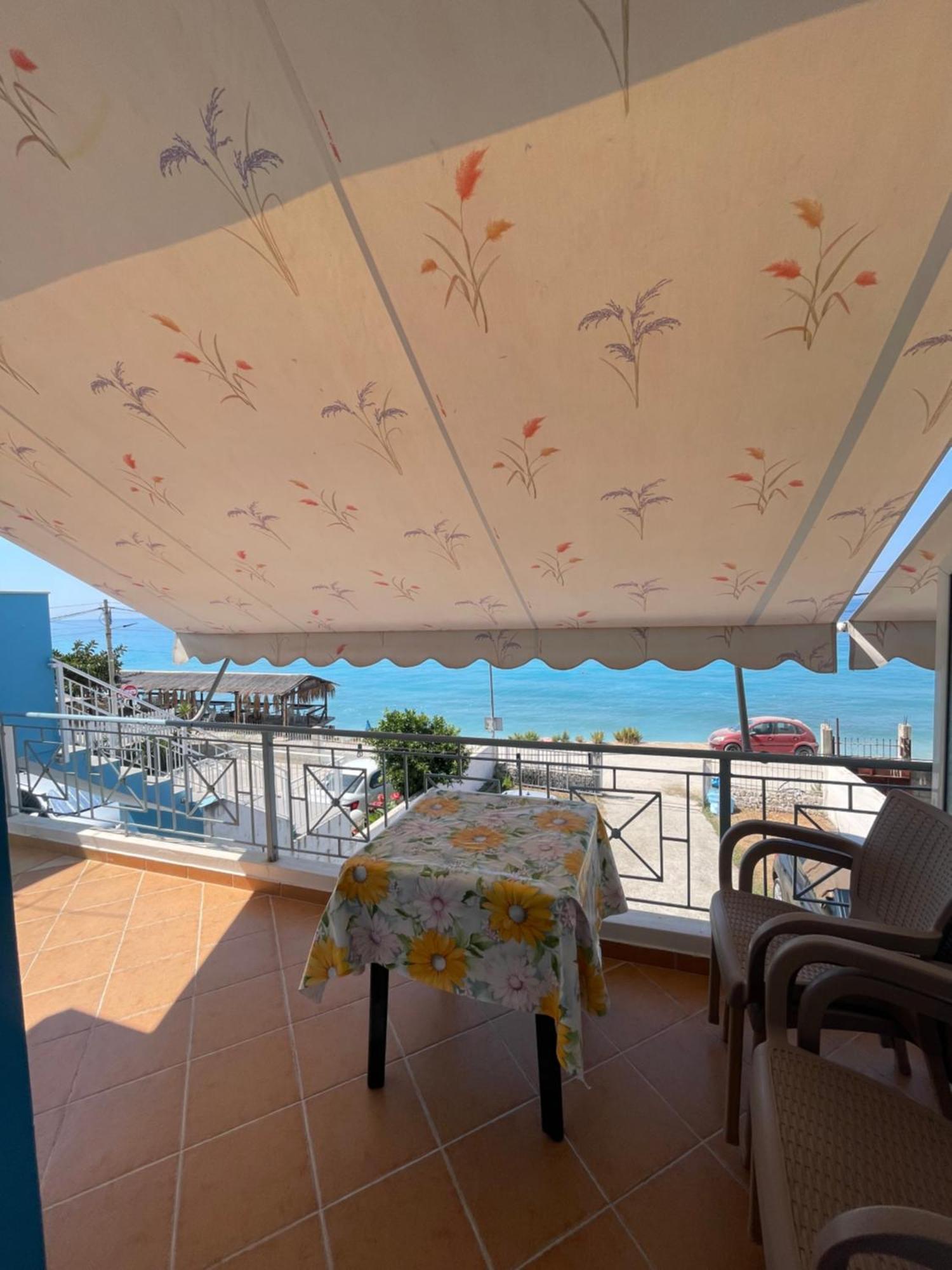 Vila Gusti Pension Borsh Buitenkant foto